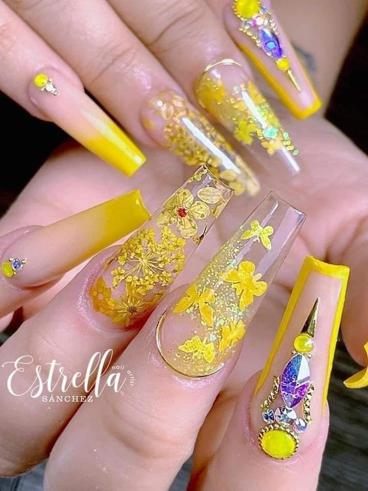 22 idées d'ongles jaunes ou moutarde 21 22 idées d'ongles jaunes ou moutarde 21