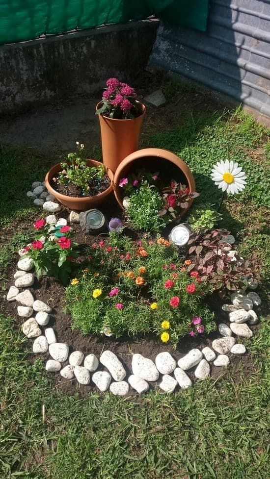 22 idées pour créer un parterre de fleurs rond 11