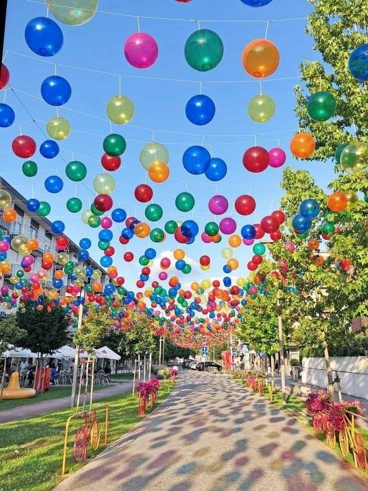 30 décorations d'anniversaire très colorées pour s'inspirer 22 30 décorations d'anniversaire très colorées pour s'inspirer 22