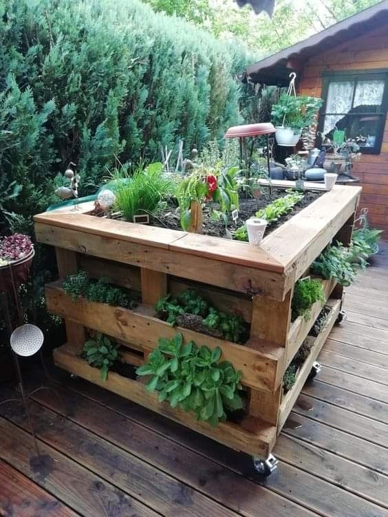 Potager en palette : 41 exemples de fabrications réussies pour t'inspirer 28 Potager en palette : 41 exemples de fabrications réussies pour t'inspirer 28