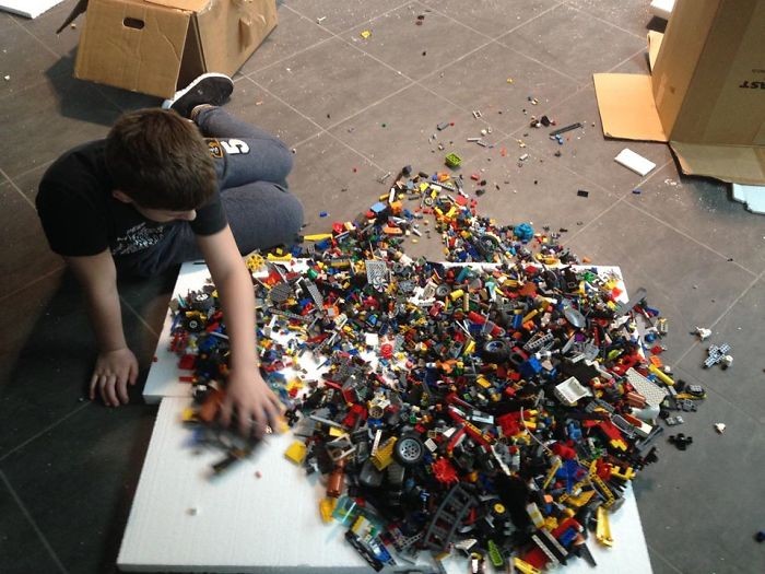 Un garçon autiste construit la plus grande réplique LEGO du Titanic au monde 2 Un garçon autiste construit la plus grande réplique LEGO du Titanic au monde 2