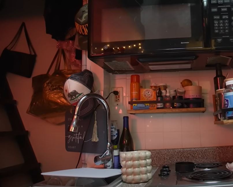 Une femme explique comment elle vit dans un appartement de la taille d’un dressing à New York. 3 Une femme explique comment elle vit dans un appartement de la taille d’un dressing à New York. 3