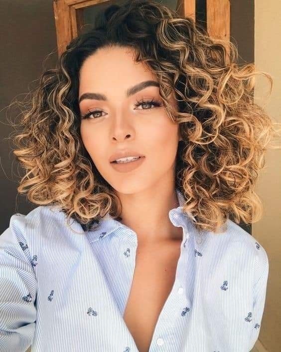17 Magnifiques coupes de cheveux avec des boucles 4