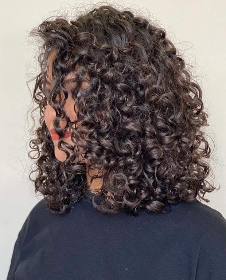 17 Magnifiques coupes de cheveux avec des boucles 14