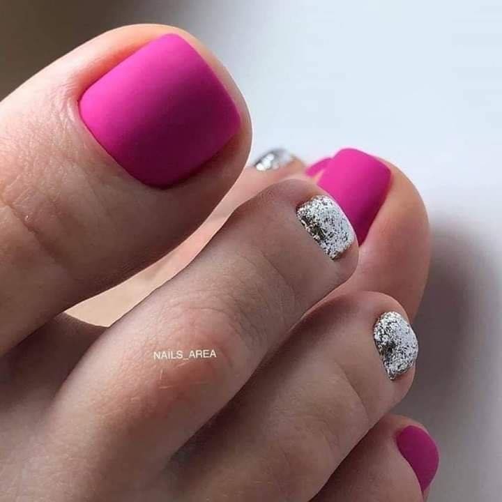 6 top idées pour des ongles de pieds roses 2