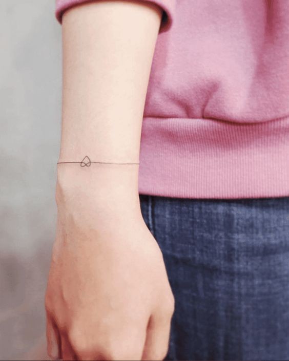 20 idées de tatouages subtils qui ont du sens 12 20 idées de tatouages subtils qui ont du sens 12