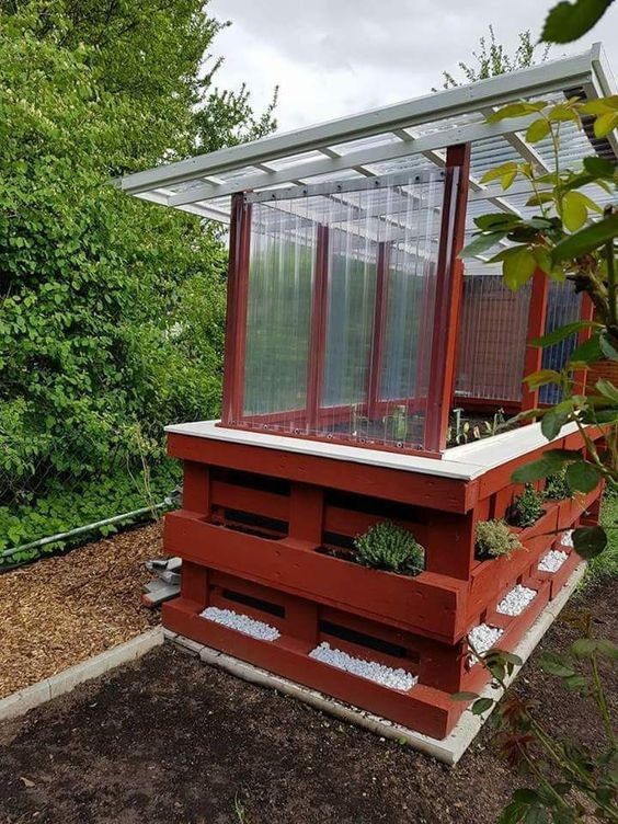 Potager en palette : 41 exemples de fabrications réussies pour t'inspirer 11 Potager en palette : 41 exemples de fabrications réussies pour t'inspirer 11
