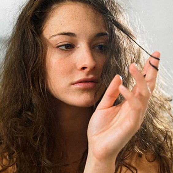 10 astuces pour en finir avec les fourches des cheveux 6 10 astuces pour en finir avec les fourches des cheveux 6