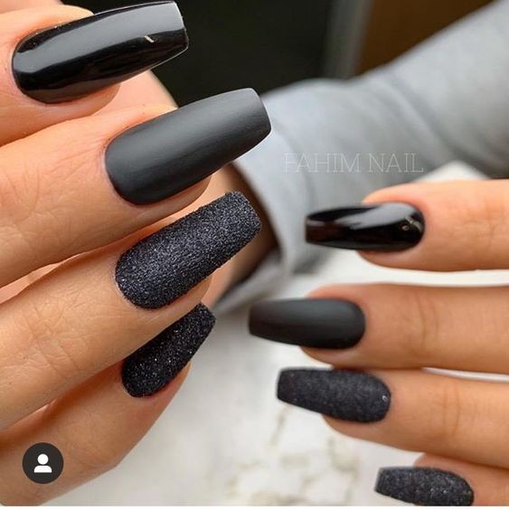 14 idées top pour sublimer tes ongles avec du vernis noir 17 14 idées top pour sublimer tes ongles avec du vernis noir 17