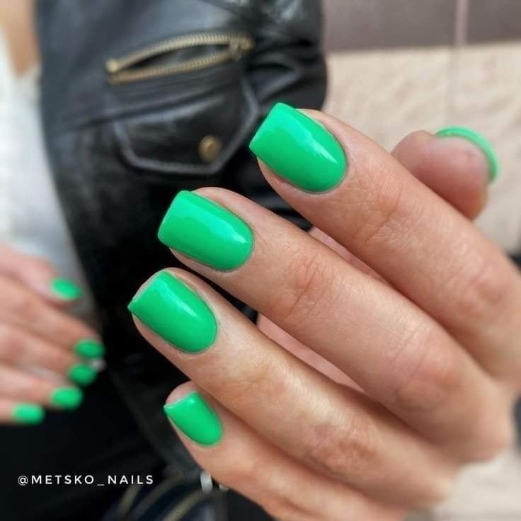 15 Tons Verts pour vos Ongles 12 15 Tons Verts pour vos Ongles 12