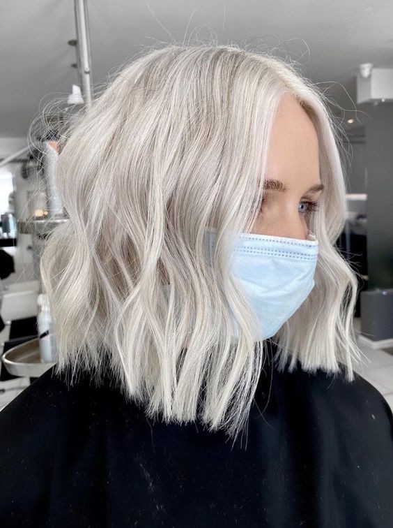 23 Balayages sur cheveux blancs qui rendent une femme irrésistible 12 23 Balayages sur cheveux blancs qui rendent une femme irrésistible 12
