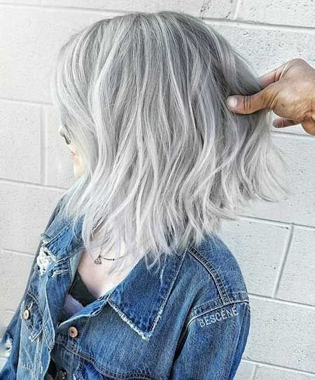 23 Balayages sur cheveux blancs qui rendent une femme irrésistible 22 23 Balayages sur cheveux blancs qui rendent une femme irrésistible 22
