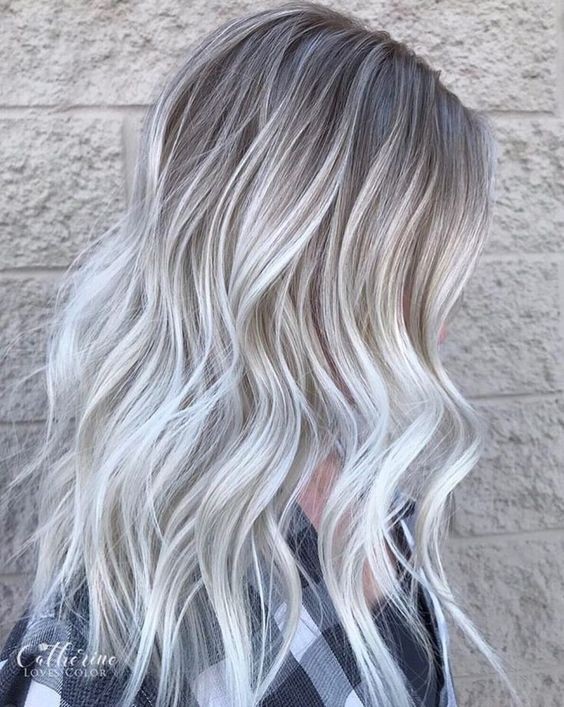 23 Balayages sur cheveux blancs qui rendent une femme irrésistible 6 23 Balayages sur cheveux blancs qui rendent une femme irrésistible 6
