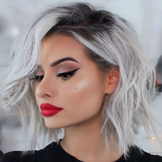 23 Balayages sur cheveux blancs qui rendent une femme irrésistible 1 23 Balayages sur cheveux blancs qui rendent une femme irrésistible 1