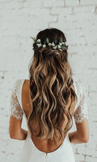 28 Coiffures de mariage envoutantes pour demoiselle d'honneur 13 28 Coiffures de mariage envoutantes pour demoiselle d'honneur 13