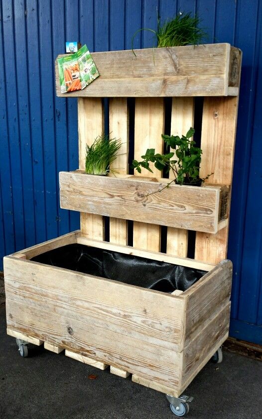 29 Jardinières en bois faciles à faire avec des palettes récupérées 13 29 Jardinières en bois faciles à faire avec des palettes récupérées 13