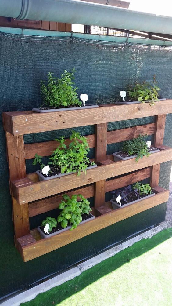 29 Jardinières en bois faciles à faire avec des palettes récupérées 16 29 Jardinières en bois faciles à faire avec des palettes récupérées 16