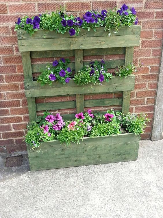 29 Jardinières en bois faciles à faire avec des palettes récupérées 27 29 Jardinières en bois faciles à faire avec des palettes récupérées 27