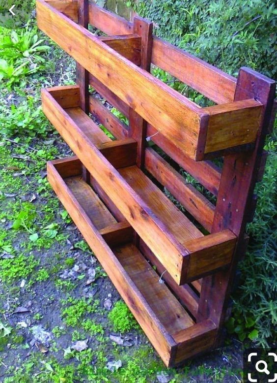 29 Jardinières en bois faciles à faire avec des palettes récupérées 8 29 Jardinières en bois faciles à faire avec des palettes récupérées 8