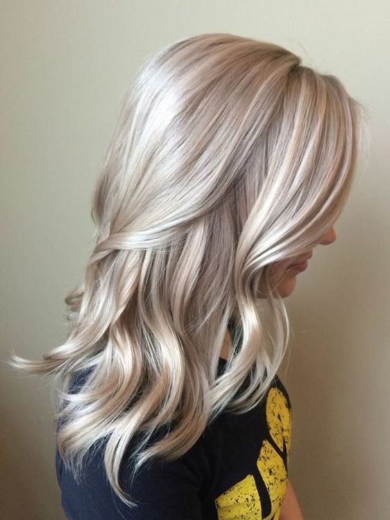 34 idées de couleurs de mèches blond cendré 23