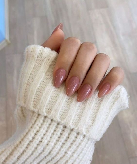 42 top idées d'ongles en amande courts 27 42 top idées d'ongles en amande courts 27