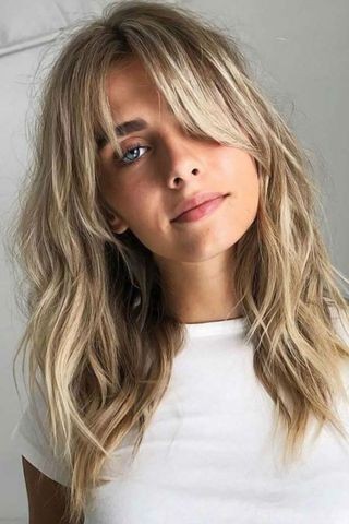 9 Top idées de dégradés pour femme aux cheveux mi-longs 1 9 Top idées de dégradés pour femme aux cheveux mi-longs 1