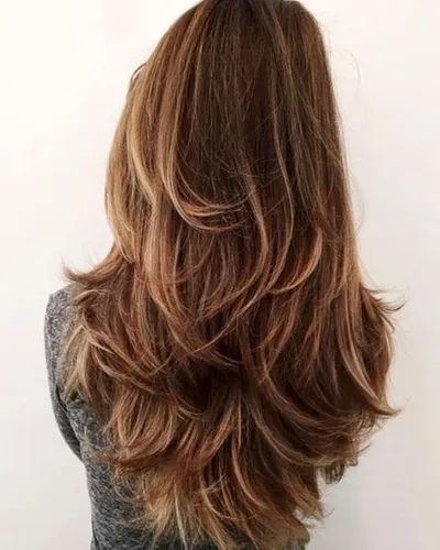 9 Top idées de coupes dégradés femme sur cheveux longs 2 9 Top idées de coupes dégradés femme sur cheveux longs 2