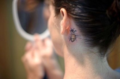 9 Top idées de Tatouages Abeille 10 9 Top idées de Tatouages Abeille 10