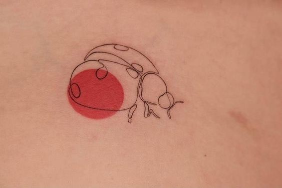 9 Top idées de Tatouages Coccinelle 28 9 Top idées de Tatouages Coccinelle 28