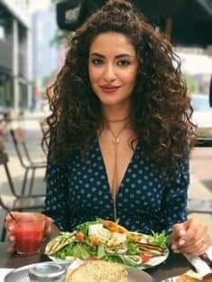 Cheveux bouclés : 30 Coupes tendances 2023 21 Cheveux bouclés : 30 Coupes tendances 2023 21