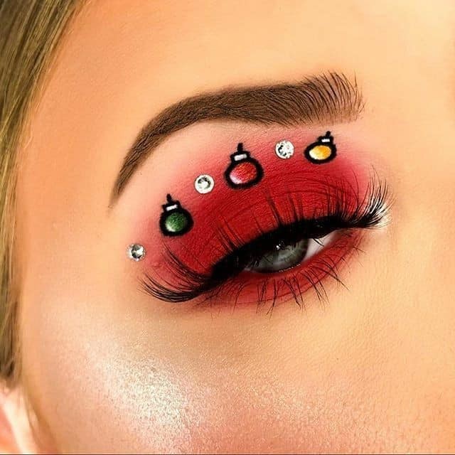 8 Maquillages de Noël original pour célébrer Noël en beauté 6 8 Maquillages de Noël original pour célébrer Noël en beauté 6