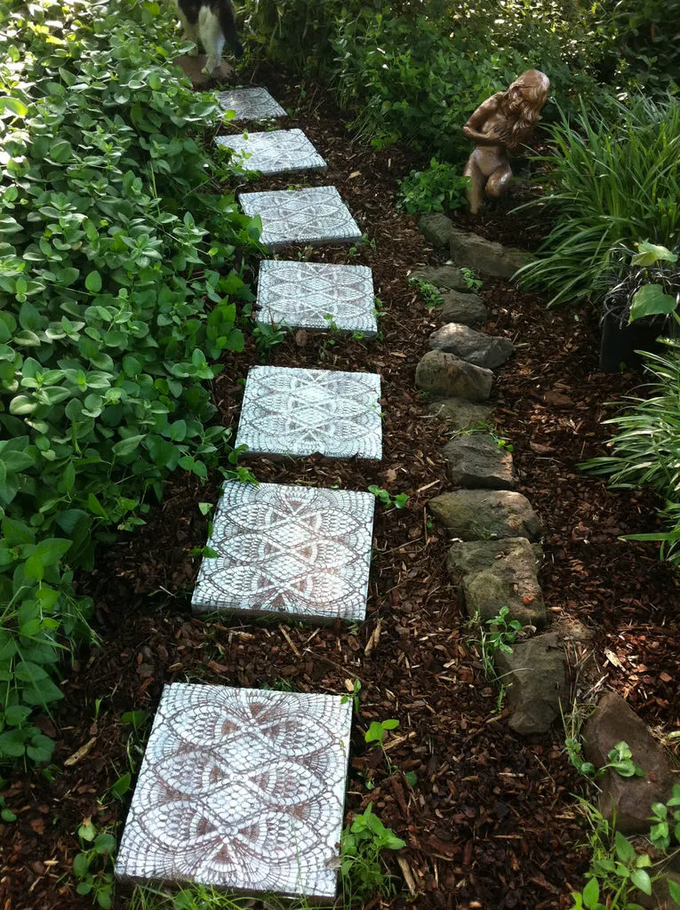 32 idées géniales pour embellir votre jardin avec un budget limité 7 lace stepping stones