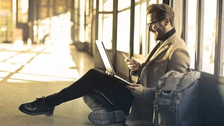 150 textes doux et flatteurs pour le faire sourire au travail 1 150 Sweet And Flirty Texts To Make Him Smile At Work