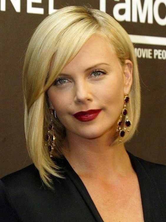Les 39 plus belles coupes et coiffures pour cheveux mi-longs 14 Les 39 plus belles coupes et coiffures pour cheveux mi-longs 14