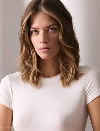 Les 39 plus belles coupes et coiffures pour cheveux mi-longs 28 Les 39 plus belles coupes et coiffures pour cheveux mi-longs 28