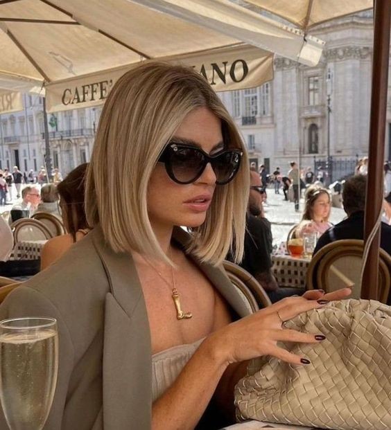 Les 39 plus belles coupes et coiffures pour cheveux mi-longs 10 Les 39 plus belles coupes et coiffures pour cheveux mi-longs 10