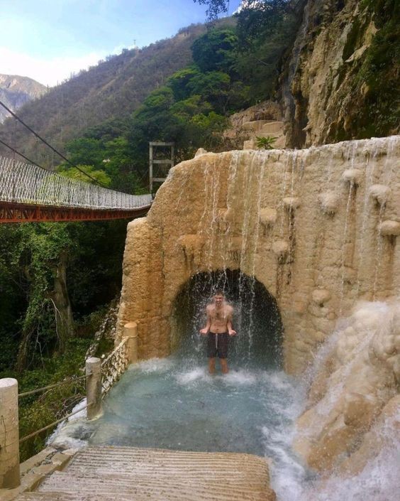 Tolantongo grutas : Un paradis aquatique aux allures de carte postale 5