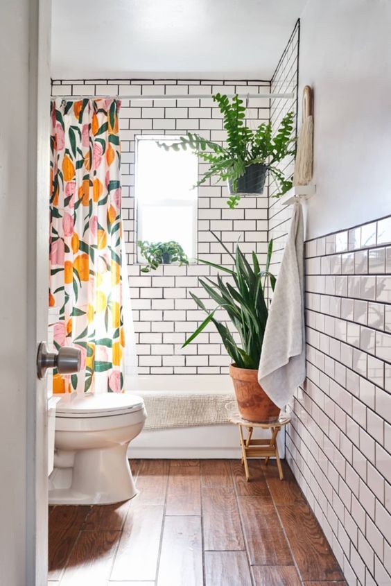 16 idées pour accrocher des plantes dans votre salle de bain 5