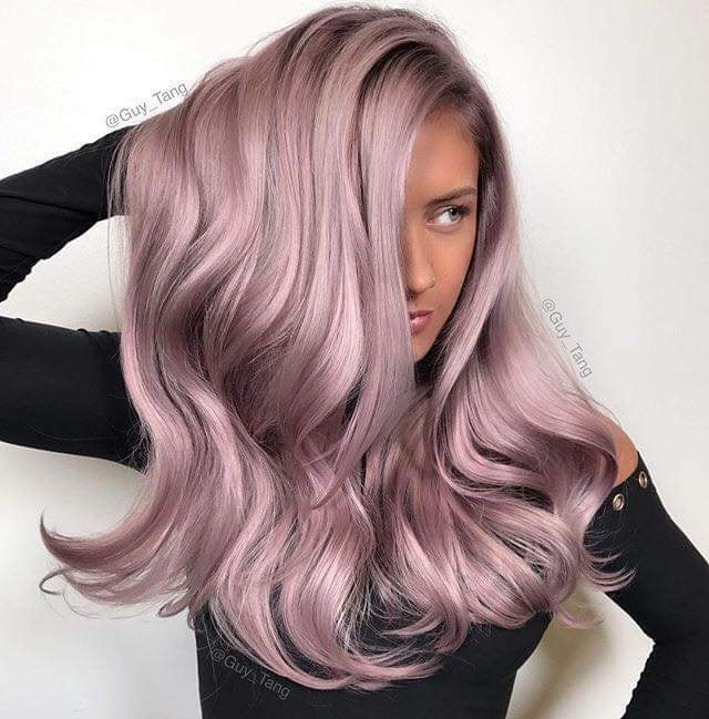 17 Couleurs de cheveux dans les tons rose métallisé 11 17 Couleurs de cheveux dans les tons rose métallisé 11