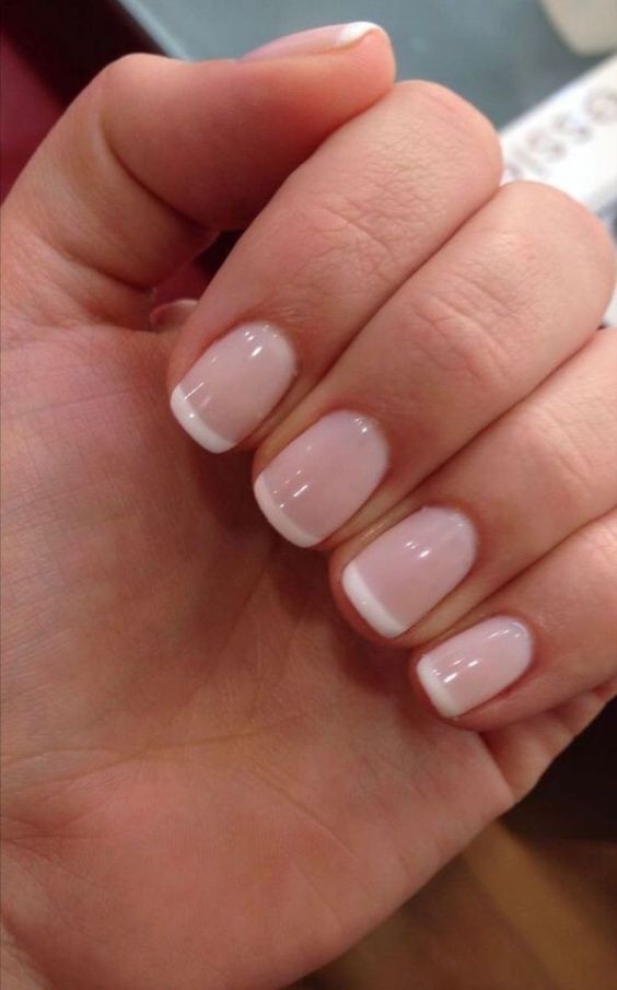 10 Idées d'ongles gel french qui rendent une femme irrésistible 8 10 Idées d'ongles gel french qui rendent une femme irrésistible 8