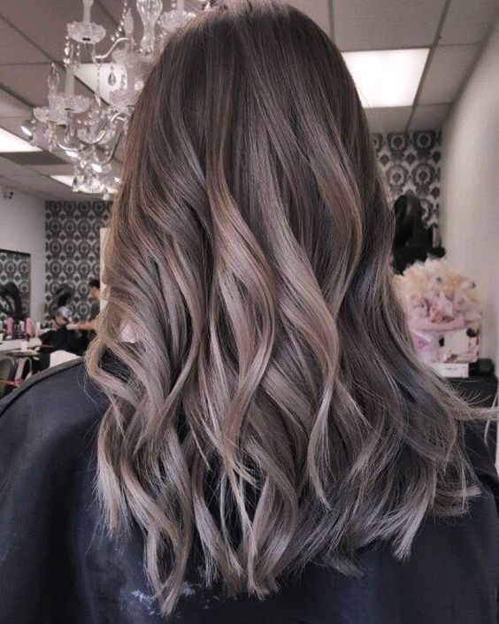 15 idées de cheveux bruns cendrés pour actualiser votre style 1 15 idées de cheveux bruns cendrés pour actualiser votre style 1