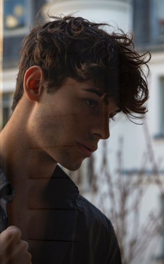 21 Idées de Coiffures Pour Homme Aux Cheveux Bouclés 14 21 Idées de Coiffures Pour Homme Aux Cheveux Bouclés 14