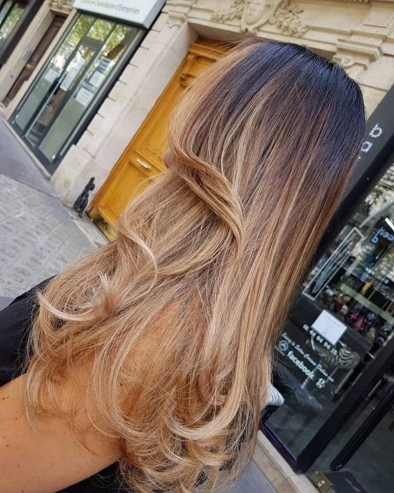 22 Balayages blonds sur brune à adopter absolument ! 5 22 Balayages blonds sur brune à adopter absolument ! 5