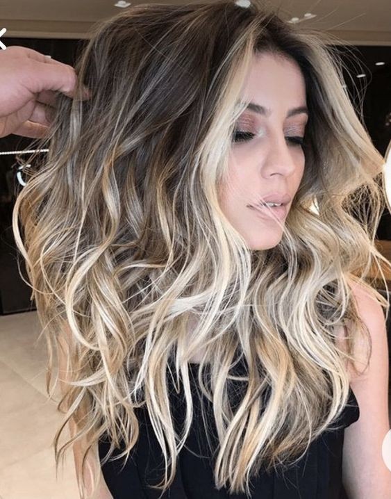 22 Balayages blonds sur brune à adopter absolument ! 1 22 Balayages blonds sur brune à adopter absolument ! 1