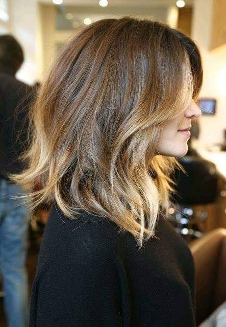 27 Balayages stylées sur cheveux mi-longs 18 27 Balayages stylées sur cheveux mi-longs 18
