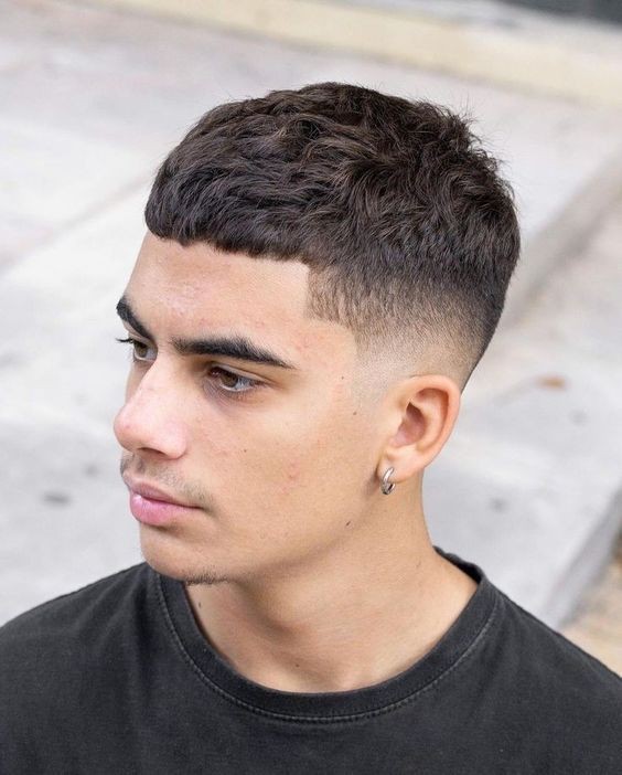Comment faire une coupe de cheveux dégradée ? 17 Comment faire une coupe de cheveux dégradée ? 17