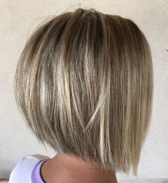 Carré plongeant asymétrique : 19 modèles pour un nouveau style 19 Carré plongeant asymétrique : 19 modèles pour un nouveau style 19