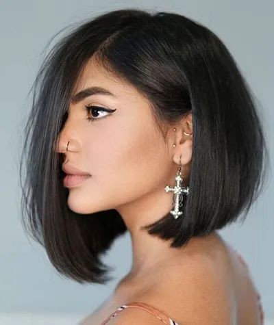 Carré plongeant asymétrique : 19 modèles pour un nouveau style 8 Carré plongeant asymétrique : 19 modèles pour un nouveau style 8