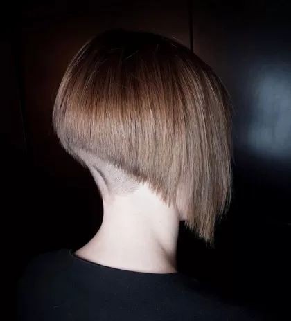 Carré plongeant nuque rasé : 32 modèles pour vous 15