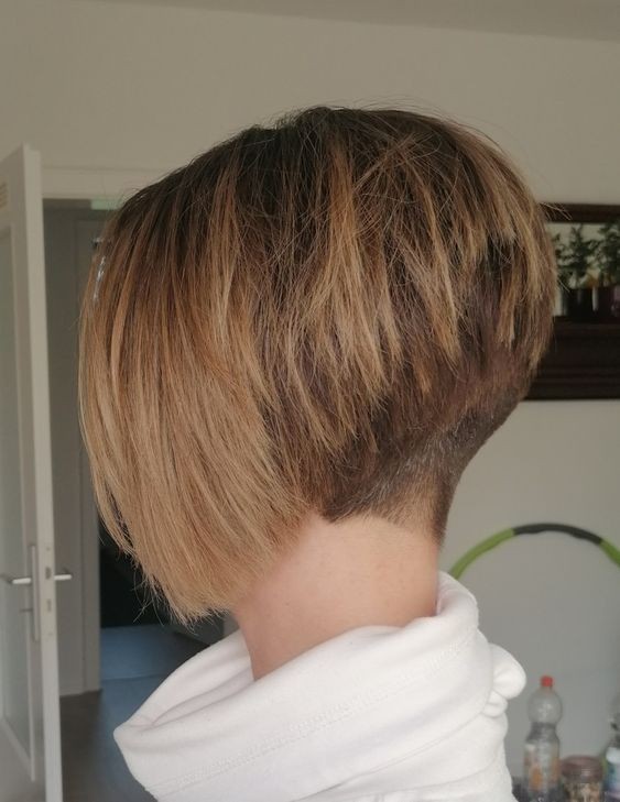 Carré plongeant nuque rasé : 32 modèles pour vous 21